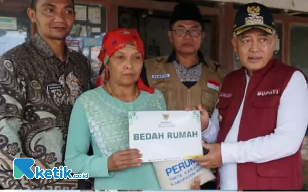 Thumbnail Berita - Tinjau Wilayah Terpencil di Dusun Pusung, Bupati Malang Beri Bantuan 102 Kepala Keluarga