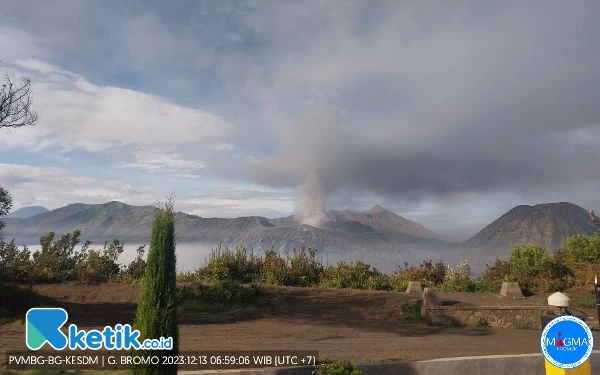 Thumbnail Berita - Aktivitas Kawah Gunung Bromo Meningkat, Kunjungan Dibatasi