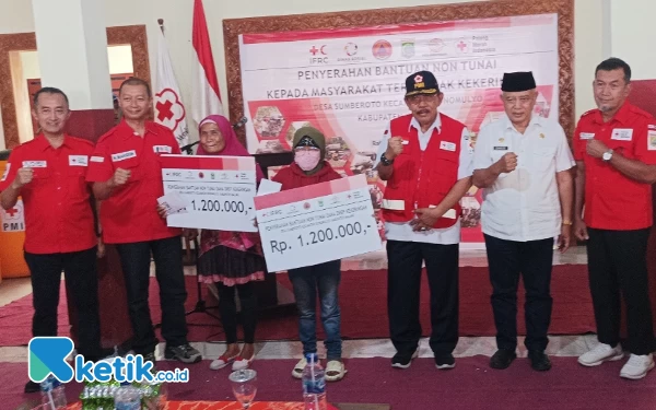 Thumbnail Berita - Terdampak Kekeringan, 200 KK Desa Sumberoto Kabupaten Malang Dapat BNT dari PMI