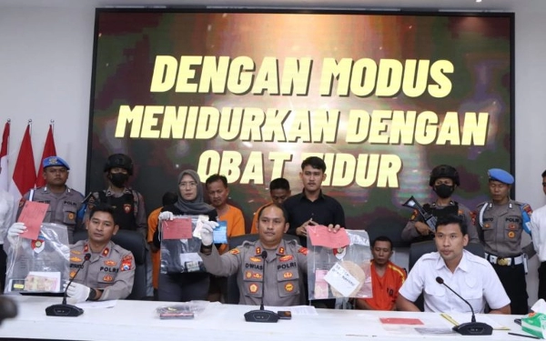 Thumbnail Begini Modus Pencurian Truk yang Digulung Polres Ngawi, Korban Diberi Obat Tidur