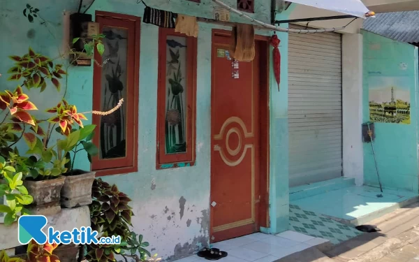 Rumah Terduga Teroris di Surabaya Digeledah Densus 88 