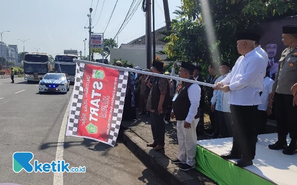 Thumbnail 1.625 Jemaah Calon Haji Kabupaten Malang Diberangkatkan Bupati Sanusi