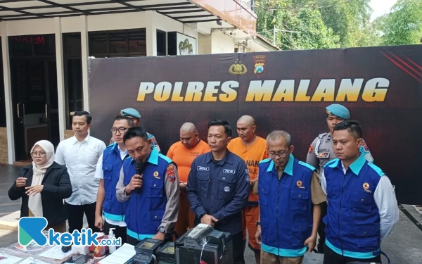 Thumbnail Berita - Pungli KTP, Honorer Dispendukcapil Kabupaten Malang Untung Rp5 Juta Per Bulan