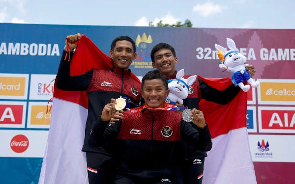 Bangga! Atlet Balap Sepeda Adik-Kakak Asal Lumajang Gondol Emas SEA Games