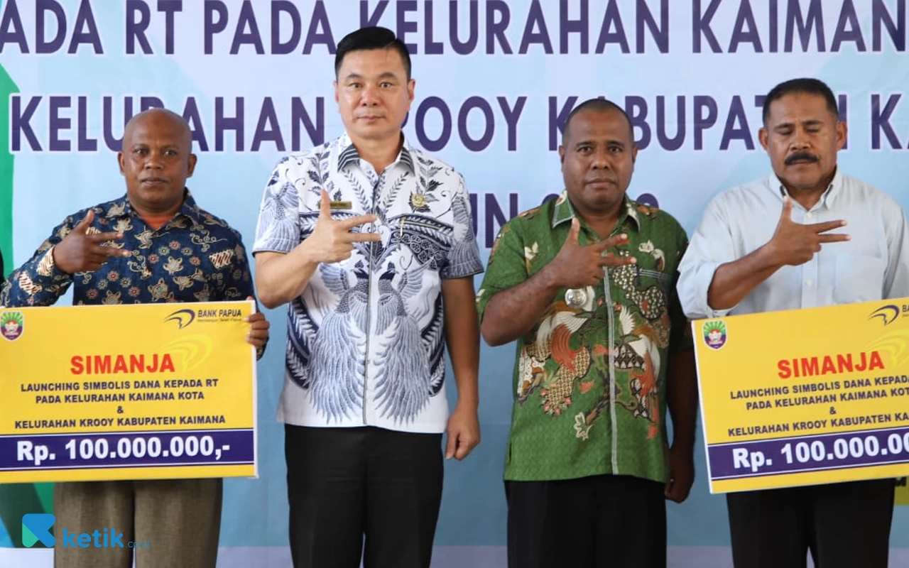 Thumbnail Bupati Kaimana Freddy Thie Luncurkan Program 100 Juta Per-RT