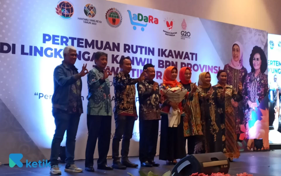 Thumbnail Ketua Ikawati BPN Jatim Siti Rohmawati Jonahar Dapat Kejutan Ultah 