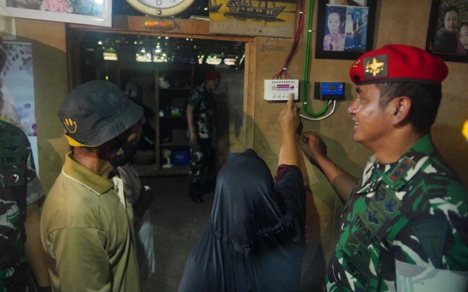 Thumbnail Danjen Kopassus Mayjen TNI Iwan Setiawan Kunjungi Warga Nusakambangan 