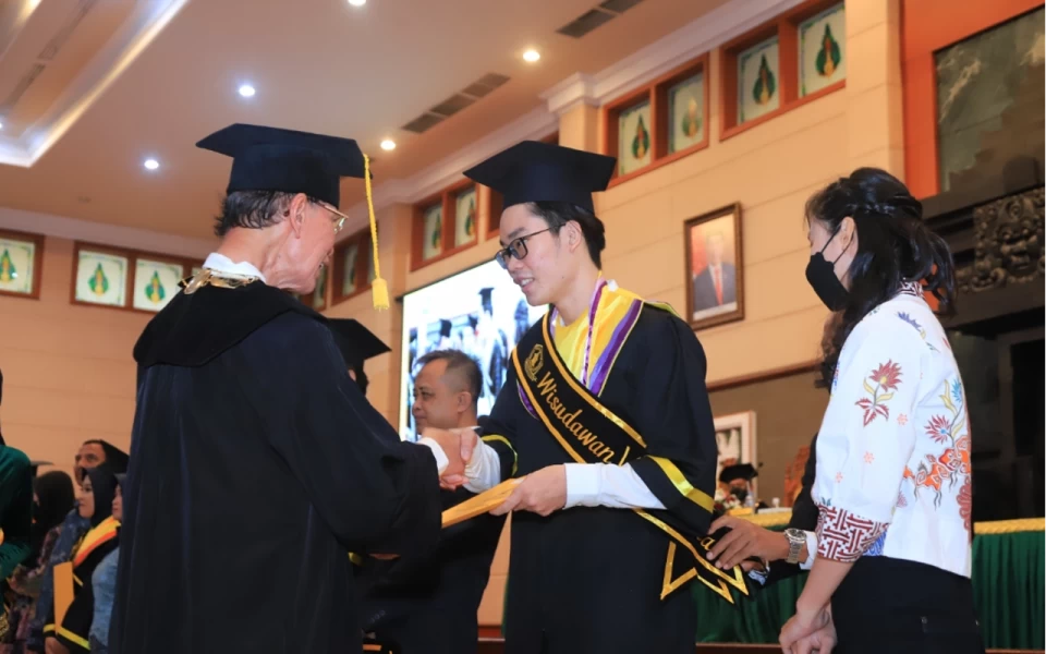 Thumbnail Wisuda 2022, Ini Sederet Penghargaan Nasional  UWKS 