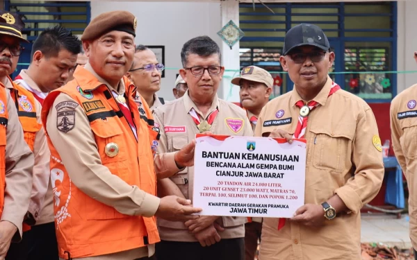 Thumbnail Kwarda Pramuka Jatim Salurkan Bantuan Sosial untuk Korban Gempa Cianjur