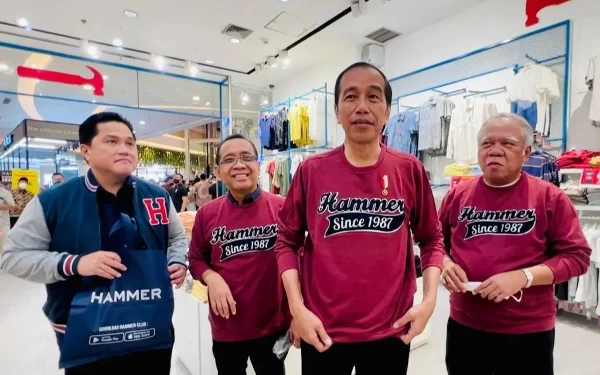 Jokowi dan Para Menteri Ngemall di Pekanbaru, Pamer Brand Hammer!