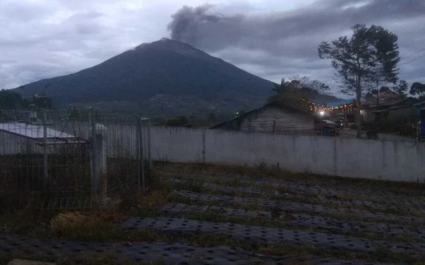 Gunung Kerinci Erupsi Lagi Hari Ini