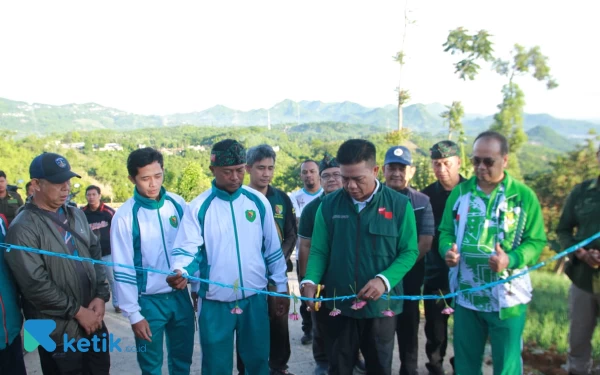 Thumbnail Berita - Bupati Bandung Resmikan Jalan Penghubung Antar Kampung