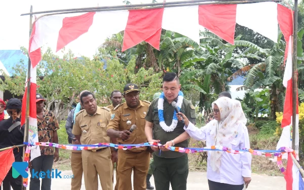 Thumbnail Bupati Kaimana  Freddy Thie Resmikan PAMSIMAS Kampung Lobo