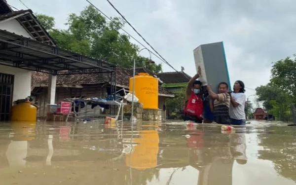 Thumbnail Hujan Deras, Mojokerto  Banjir dan Terhempas Puting Beliung