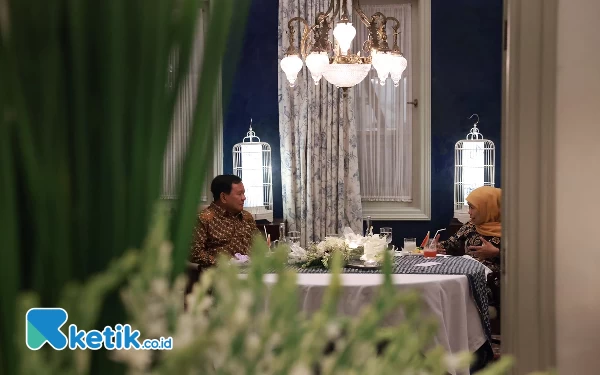 Jamu Makan Malam, Prabowo Puji Sikap Khofifah, Sinyal Duet Memanas?