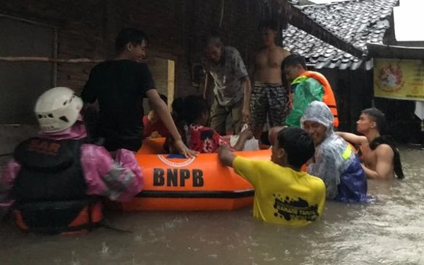 Thumbnail 7 Desa di Grogol Sukoharjo Terendam Banjir, Warga Sempat Terjebak