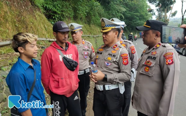 Satlantas Polresta Bandung Tertibkan Pedagang Air Mineral