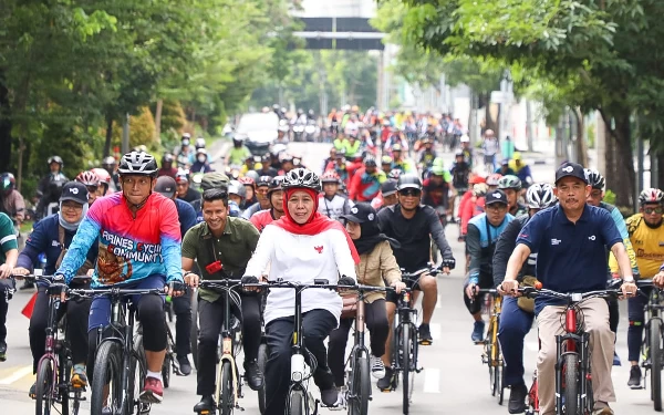 Gowes di HUT TVRI Jatim, Khofifah Tekankan Pentingnya Investasi Kesehatan