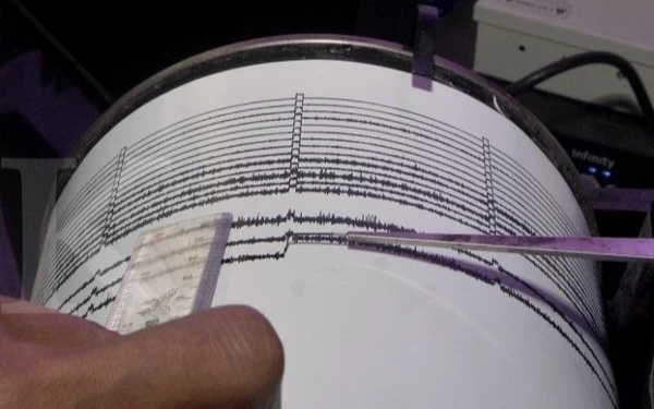 Thumbnail Gempa Terkini 5,2 M Guncang Kulonprogo DIY