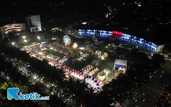 Thumbnail Hari Pertama Digelar, Festival Ramadan Sahati Jember Langsung Diserbu Pengunjung