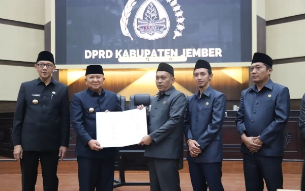 DPRD Jember Sahkan Perda Pengelolaan Sampah dan Kabupaten Layak Anak