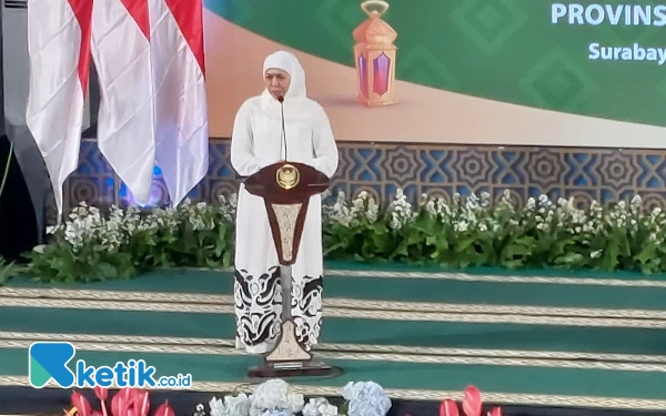 Hadiri Peringatan Nuzulul Qur’an, Khofifah: Mari Jadikan Al Qur'an sebagai Basis Karakter