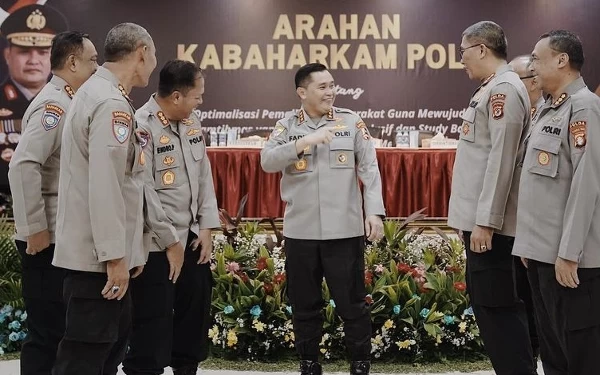 Thumbnail Dekatkan Polisi dengan Masyarakat, Kabaharkam Komjen Fadil Imran Kumpulkan Pati Polri