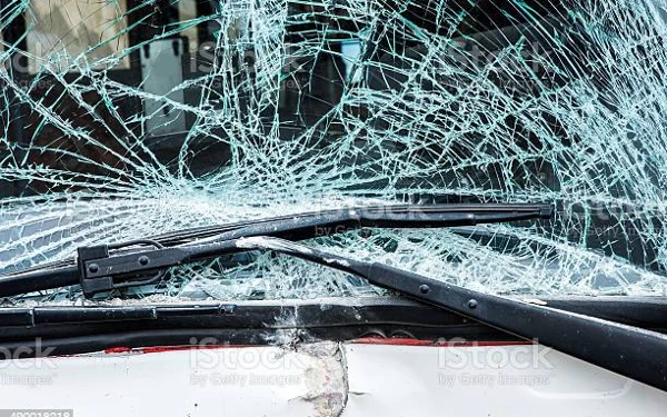 Thumbnail Mobil Tabrak Pembatas Jalan Tol Cipali, Dua Orang Meninggal