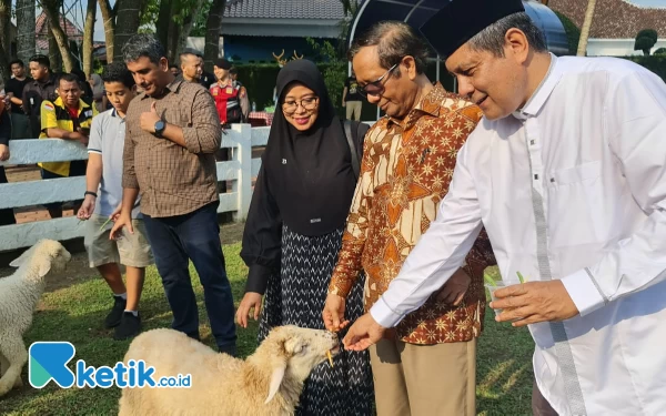 Thumbnail Kunjungi Jember, Mahfud MD Dukung KH Achmad Siddiq Jadi Pahlawan Nasional