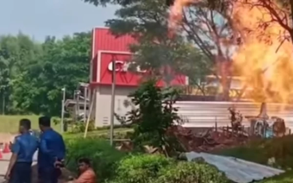 Thumbnail Berita - Semburan Api di Tanah Cipali, Bukan dari Pipa Pertamina