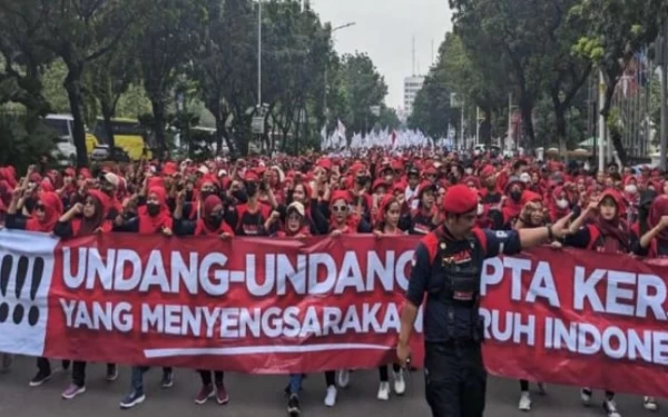 Thumbnail Ada Pertemuan Rahasia dengan Capres di Sela-Sela May Day