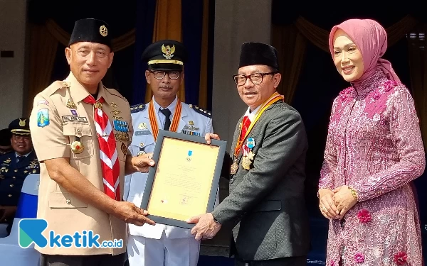 Thumbnail Momen Bersejarah HUT ke-109 Kota Malang, Sutiaji Dapat Penghargaan dari Kwarda Pramuka Jatim