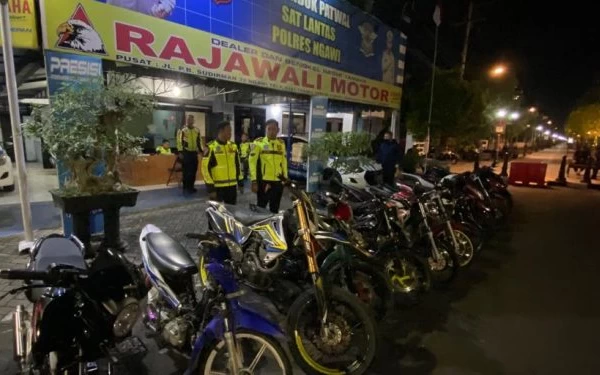 Thumbnail Wujudkan Ngawi Bebas Knalpot Brong-Balap Liar, 25 Motor Diamankan Polisi