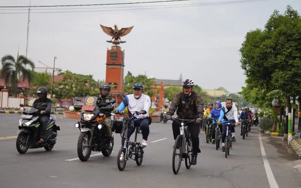 Thumbnail Berita - 'Belanja Masalah', Wali Kota Maidi Gowes di Tiga Kelurahan, Ini Hasilnya