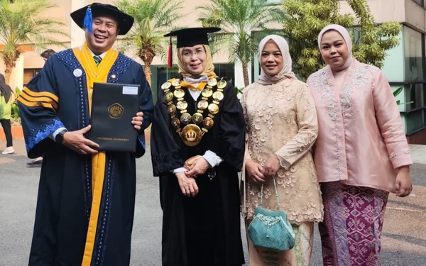 Thumbnail Raih Cumlaude Program Doktor, Ketua Fraksi PKB DPR RI Diwisuda Rektor Unpad