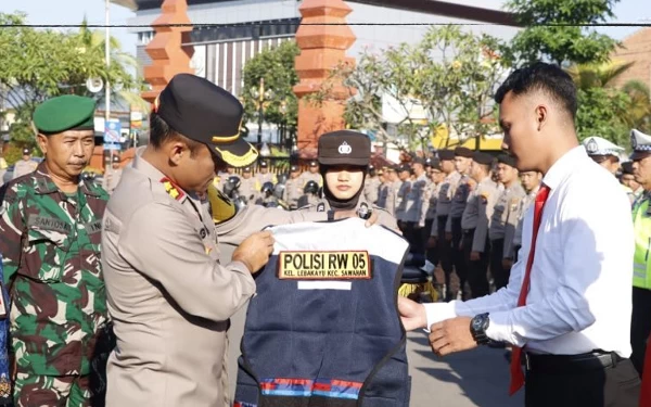 Thumbnail Berita - 436 Anggota Polres Madiun Kota Jadi Polisi RW, Ini Tugasnya