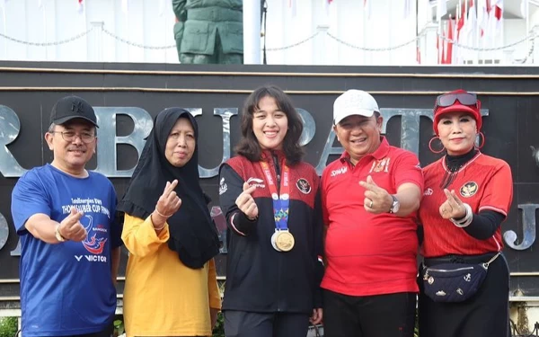 Thumbnail Berita - Raih Emas SEA Games, Pebulutangkis Jember Dapat Bonus Motor dan Uang Rp 10 Juta