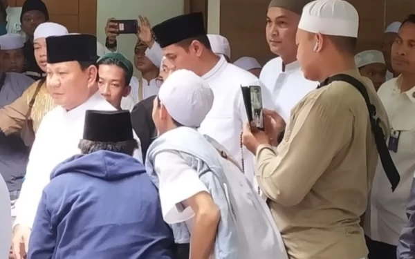 Thumbnail Prabowo Subianto Didoakan pada Haul Alhabib Munzir