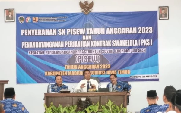 Thumbnail Terima SK PISEW, 28 Desa Kabupaten Madiun Digelontor Rp7 Miliar