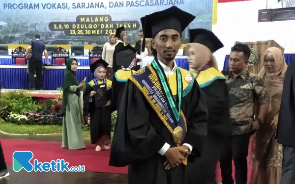 Thumbnail Mengenal Nurholis Majid, Wisudawan Doktor Terbaik UMM Asal Masalembu Madura