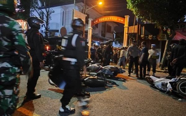 Thumbnail Yogyakarta Mencekam, Rusuh Massa Terjadi di Jalan Tamansiswa 