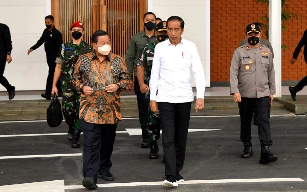 Thumbnail Berita - Jokowi Bertolak ke Singapura dan Malaysia, Ini Agendanya