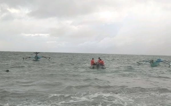 Thumbnail 3 Bule Terseret  Ombak Pantai Nunggalan Bali, 1 Meninggal