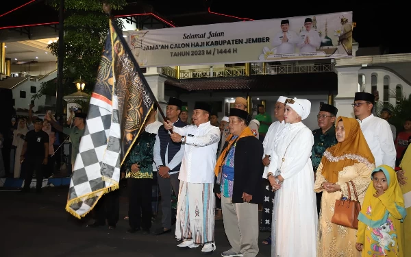 Berangkatkan Jemaah Haji, Bupati Jember Ingatkan untuk Saling Membantu