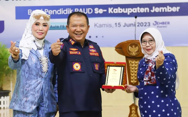 Thumbnail Bupati Jember Janjikan Insentif Guru PAUD Naik 50 Persen