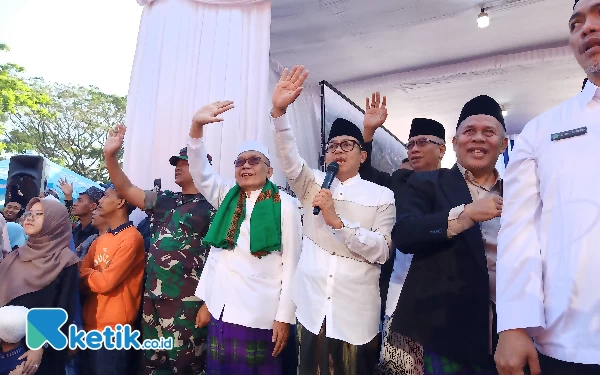 Thumbnail Lepas 1.152 Jemaah Calon Haji, Sutiaji  Pesan Jaga Kesehatan