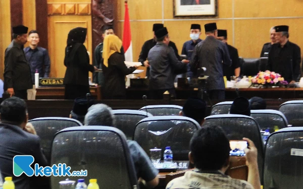 Thumbnail Berita - Hibah Blangko E-KTP Jadi Perhatian Penting DPRD-Pemkab Sidoarjo