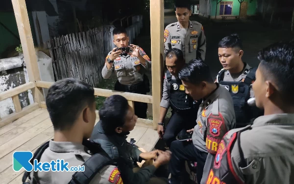 Thumbnail Polres Probolinggo Amankan Pria Pembawa Bahan Peledak