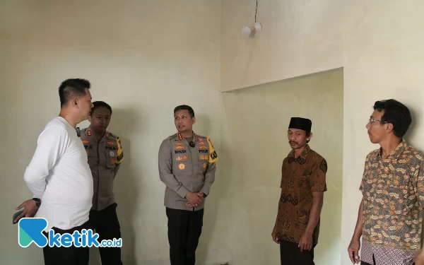 Thumbnail Berita - Hari Bhayangkara Ke-77, Polresta Malang Kota Rampungkan Proses Bedah Rumah