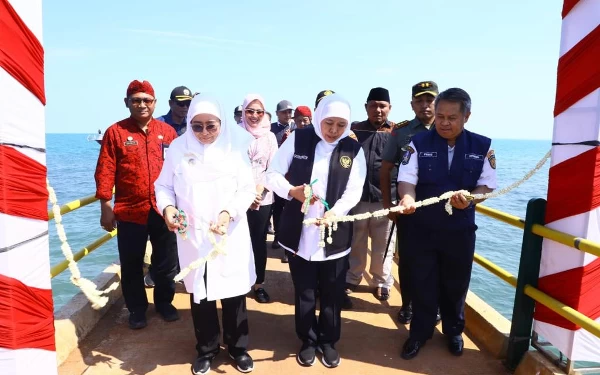 Thumbnail Berita - Gubernur Khofifah Resmikan Pelabuhan Dungkek dan Gili Iyang